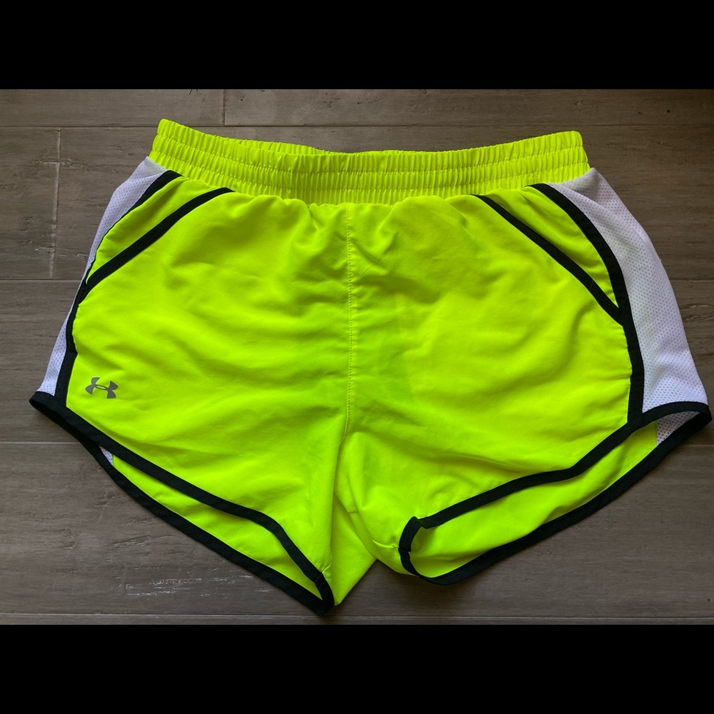 Women’s UA Fly-By Team Shorts